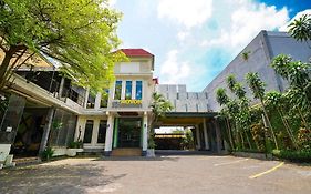 Tripletree Novon Family Hotel
